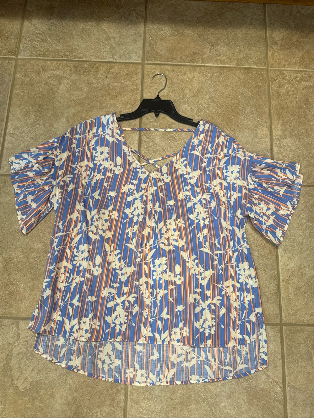 bobeau Blue Floral Stripe V-Neck Flutter Sleeve Top